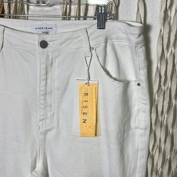 Risen NWT White Cropped Straight Leg Distressed Jean Size 2XL - Picture 2 of 11